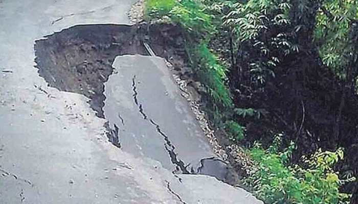 Landslides force Jammu-Srinagar highway to close