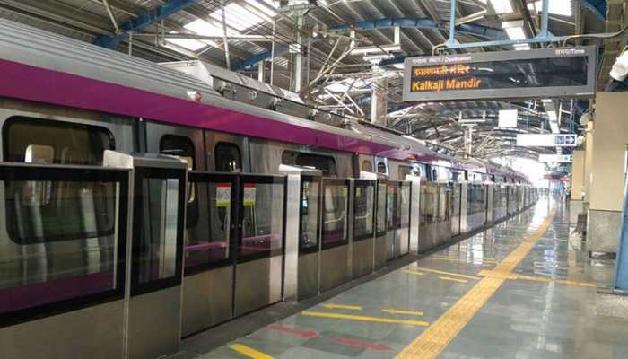 Delhi Metro's Violet Line hit by technical snag, services affected Delhi Metro's Violet Line hit by technical snag, services affected
