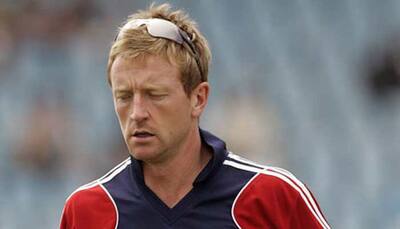 Paul Collingwood takes field during warm-up game after injury scares to England players