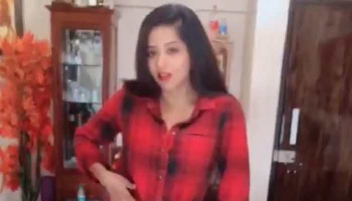 Monalisa shows off her sultry moves in latest video-Watch Monalisa shows off her sultry moves in latest video-Watch