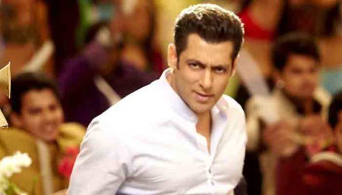 Salman Khan sported ganji look at wedding of actor-politician Bina Kak&#039;s daughter