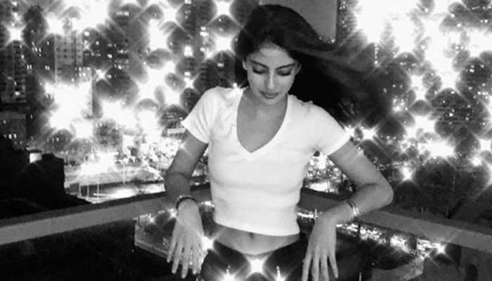 This pic of Navya Naveli Nanda is 'brighter than thousand suns'