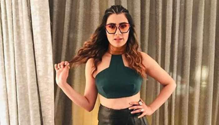 Party songs singer tag doesn&#039;t affect me: Aastha Gill