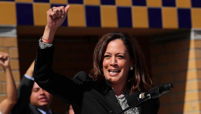 Protestor grabs Indian-origin US presidential candidate&#039;s Kamala Harris&#039; microphone on stage