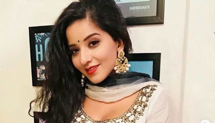 Monalisa wishes &#039;Eid Mubarak&#039; in a traditional style, looks stunning in a white salwar-kameez—Pics