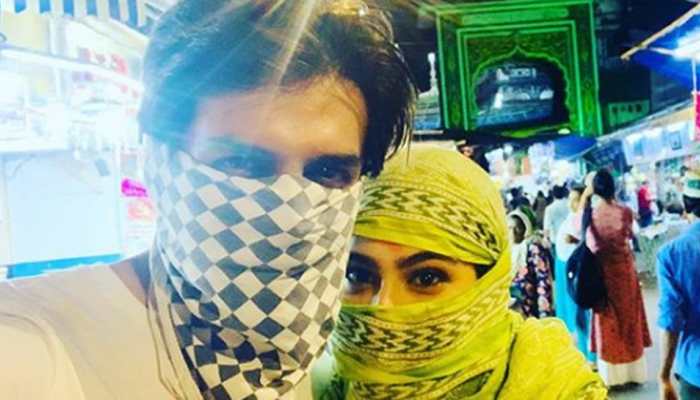 Sara Ali Khan and Kartik Aaryan wish 'Eid Mubarak' with a cutesy click