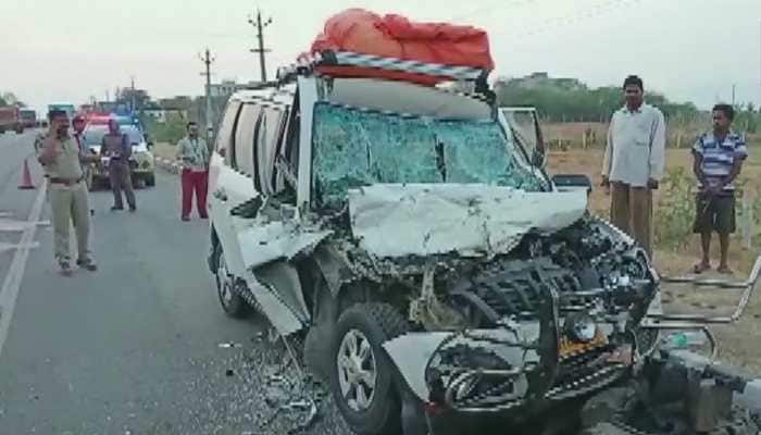 Andhra Pradesh: 5 dead, 3 injured in car-lorry collision