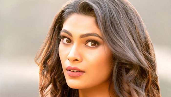 Lopamudra Raut turns bride in video of 'Hamari atariya pe'
