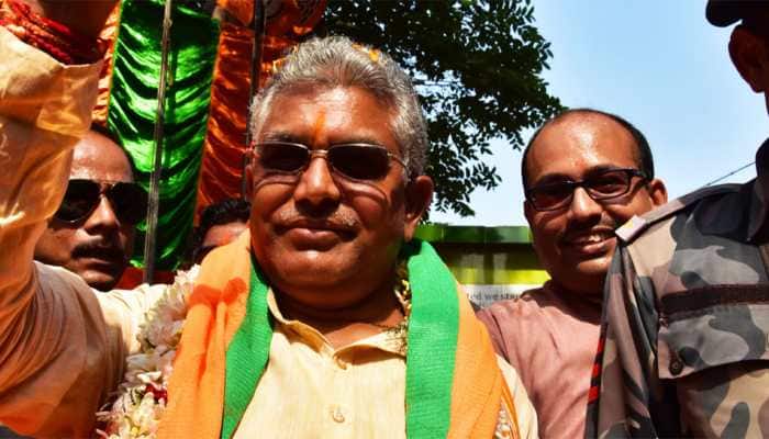 Chaos at Dilip Ghosh&#039;s victory rally in South Dinajpur, policemen and BJP workers injured