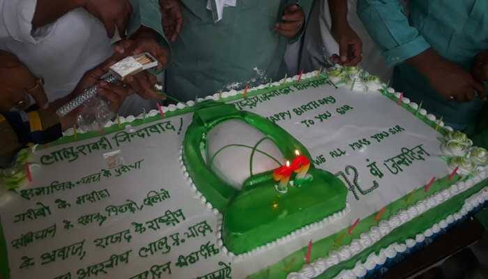 RJD workers throng RIMS in Ranchi to celebrate Lalu’s birthday
