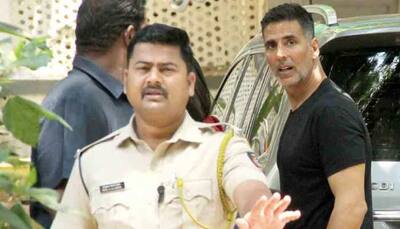 Akshay Kumar flaunts new salt and pepper look for Sooryavanshi