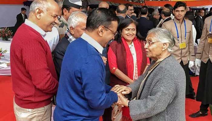 Sheila Dikshit meets Delhi CM Arvind Kejriwal, raises power and water supply-related issues