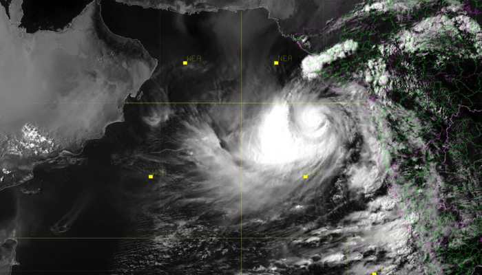 Gujarat, Diu brace for &#039;very severe&#039; Cyclone Vayu; Army, IAF on standby