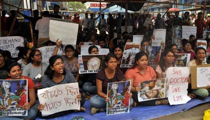 Four-hour ultimatum by Mamata Banerjee ends, doctors in West Bengal refuse to call off strike