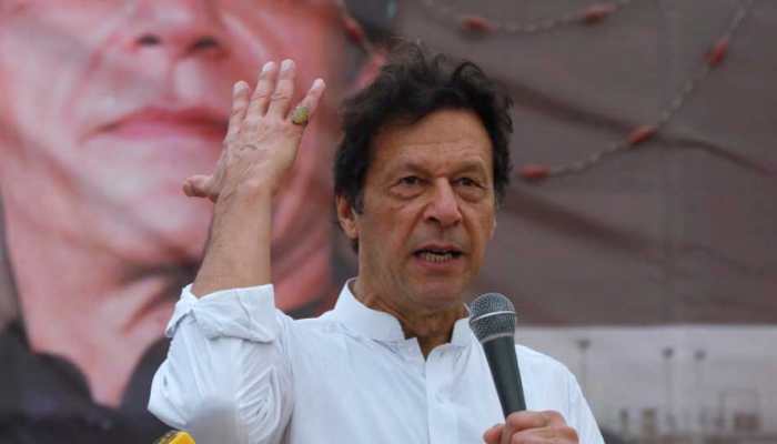 Pakistan PM Imran Khan keeps sitting while other leaders stand at SCO opening ceremony