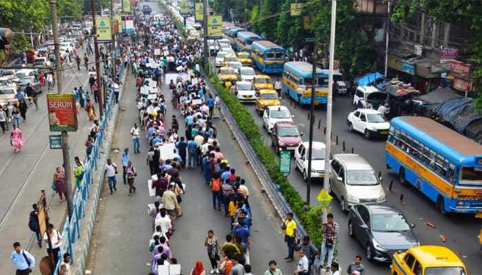 Over 460 doctors resign in Bengal as protests intensify across nation, Centre seeks Mamata's intervention