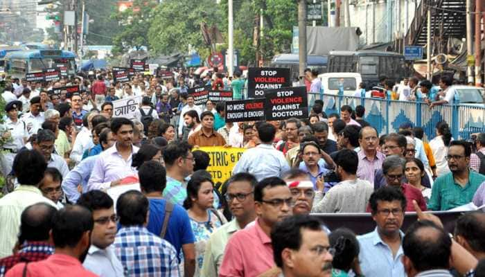 Agitating doctors refuse closed-door meet with CM Mamata Banerjee, ask her to visit NRS Hospital