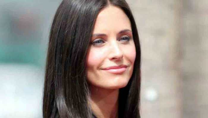 Courteney Cox celebrates birthday with epic 'Friends' reunion