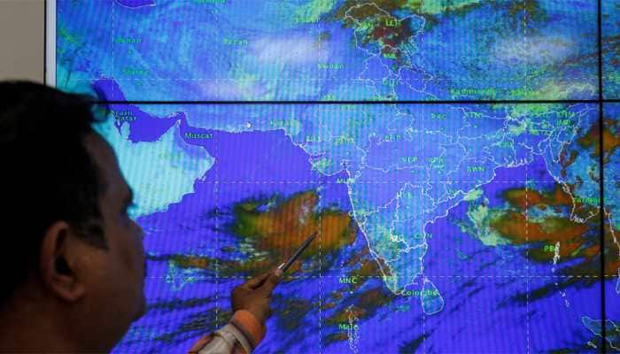 Cyclone Vayu weakens, to cross Gujarat coast by Monday night