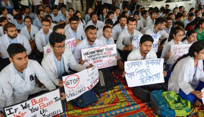 Striking doctors stick to demand, refuse to meet Mamata Banerjee without media, cameras