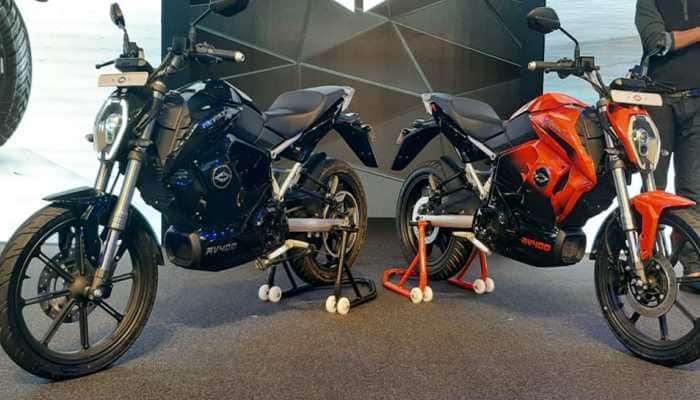 Revolt Motors unveils India&#039;s first AI enabled electric bike RV 400