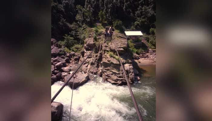 J&amp;K: School students stranded in Udhampur as ropeway breaks, rescue operations on