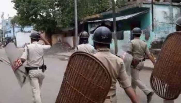 Two dead, four injured; police team attacked in clashes in West Bengal’s Bhatpara