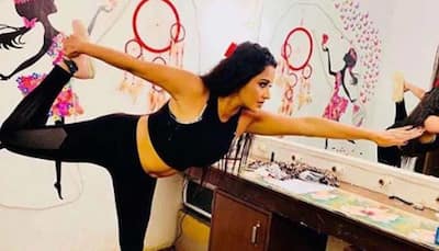 On International Yoga Day, Monalisa performs yoga asanas like a pro!