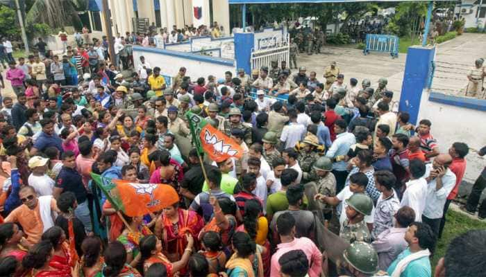 Fresh clashes break out in violence-hit Bhatpara after 3-member BJP delegation leaves