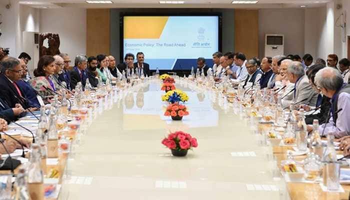 PM Modi meets top economists at NITI Aayog ahead of Union Budget