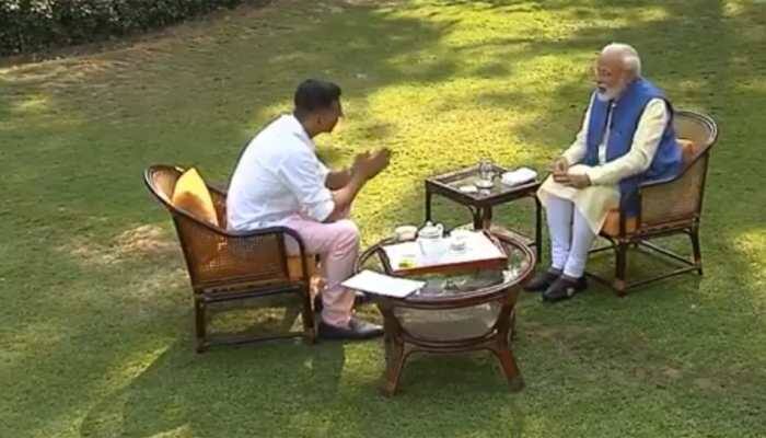 PM Modi praises Akshay Kumar's septuagenarian mother for practising yoga