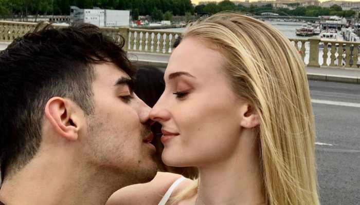 Sophie Turner, Joe Jonas strike a romantic pose in France ahead of second wedding