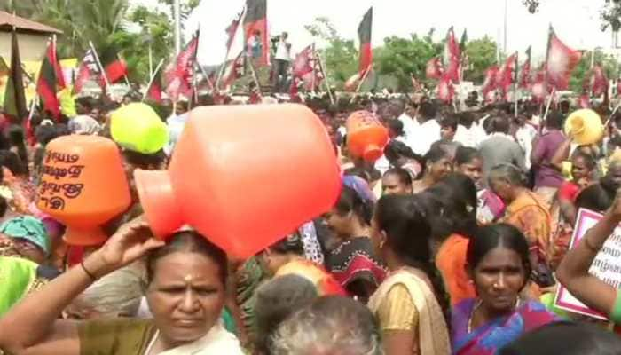 DMK takes protests to the streets as Chennai&#039;s water woes persist