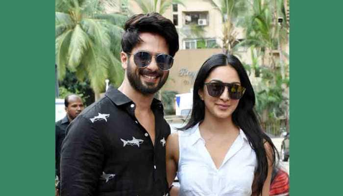 Kiara Advani looks sensuous in crop shirt and skirt with Shahid Kapoor at Kabir Singh promotions — Pics