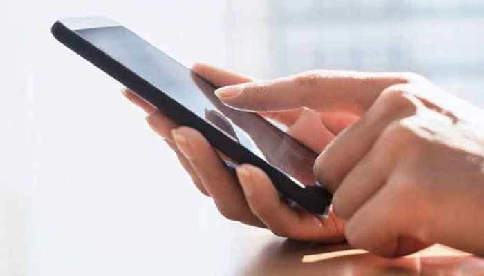Minors banned from using mobile phones in Gujarat&#039;s Mehsana
