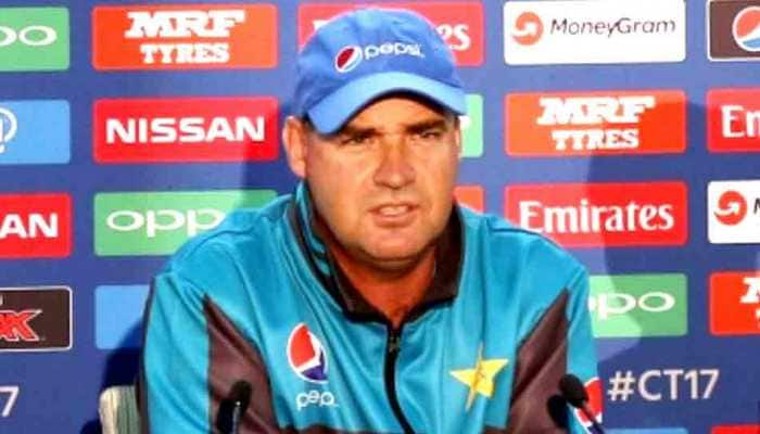 Wanted to &#039;commit suicide&#039; after India loss: Pakistan coach Mickey Arthur