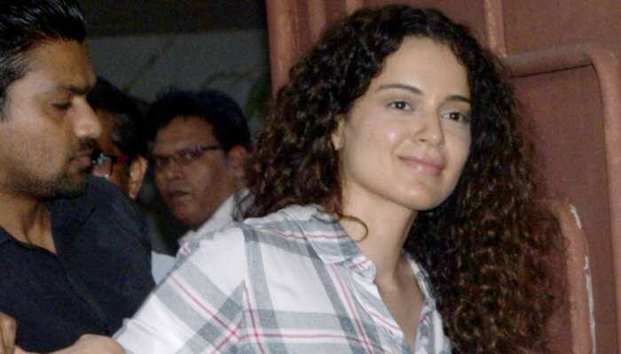 Kangana Ranaut rocks casual wear, flashes her gorgeous smile at paps—Pics