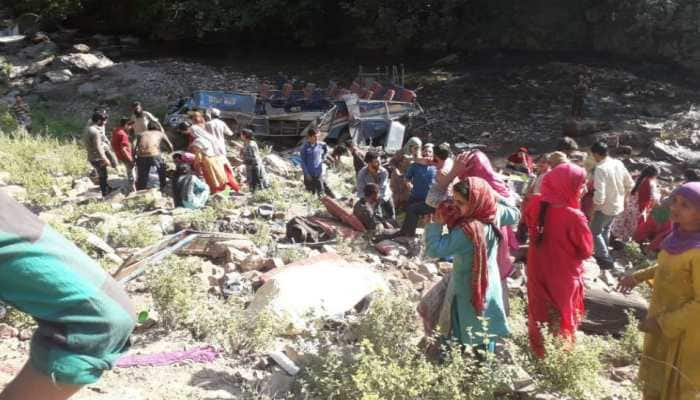 At least 34 killed after minibus falls into gorge near J&amp;K&#039;s Kishtwar