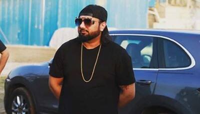 Rapper Yo Yo Honey Singh courts row over lewd lyrics in 'Makhna' song