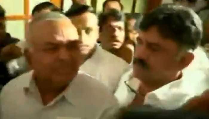 Shivakumar steps in to defuse crisis in Karnataka, stops 4 MLAs from resigning