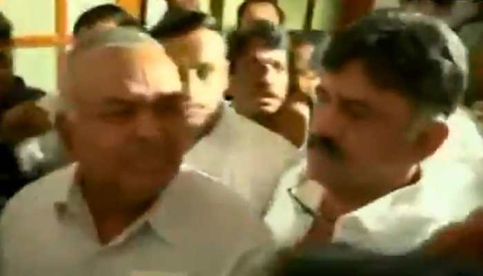 Shivakumar steps in to defuse crisis in Karnataka, stops 4 MLAs from resigning