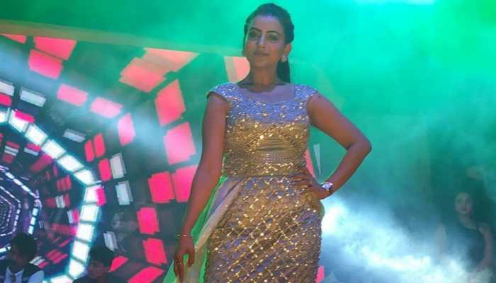 Work keeps Bhojpuri actress Akshara Singh busy - Pics Work keeps Bhojpuri actress Akshara Singh busy - Pics