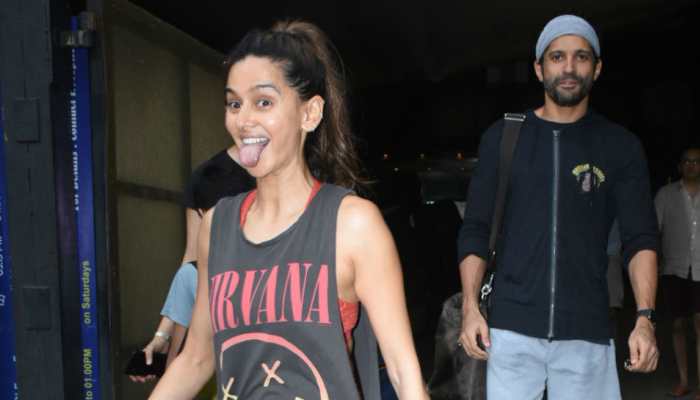 Farhan Akhtar and Shibani Dandekar&#039;s smiles light up Mumbai - Pics 