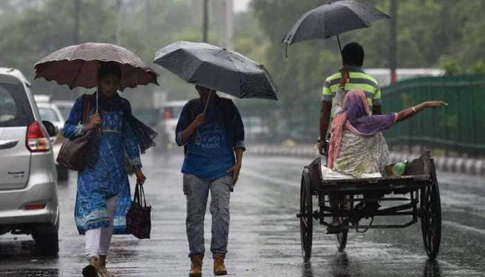 MeT dept predicts 'heavy to very heavy rainfall in Mumbai, issues red alert MeT dept predicts 'heavy to very heavy rainfall in Mumbai, issues red alert