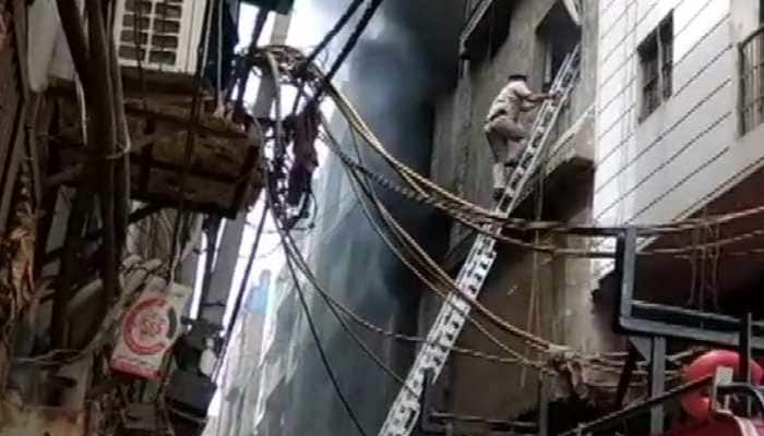 3 dead in massive fire in rubber factory in Delhi&#039;s Jhilmil Industrial Area