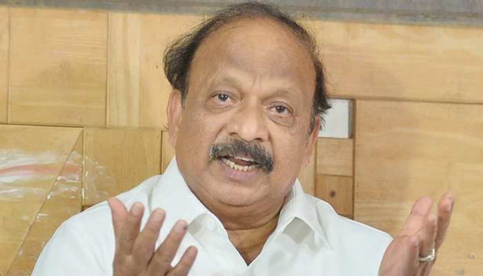 HD Kumaraswamy says SIT has detained Roshan Baig, BJP hits back