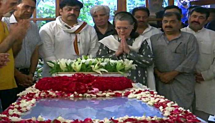 She made Delhi a better place for all: Sonia Gandhi writes to Sheila Dikshit's kin