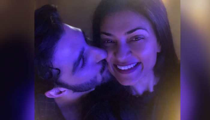 &#039;I love her dimples&#039;: Rohman Shawl hearts this pic with girlfriend Sushmita Sen 