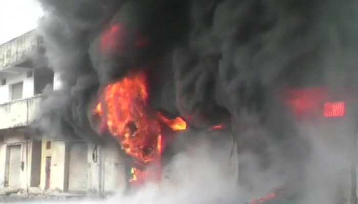 Massive fire breaks out in chemical godown in Maharashtra&#039;s Thane