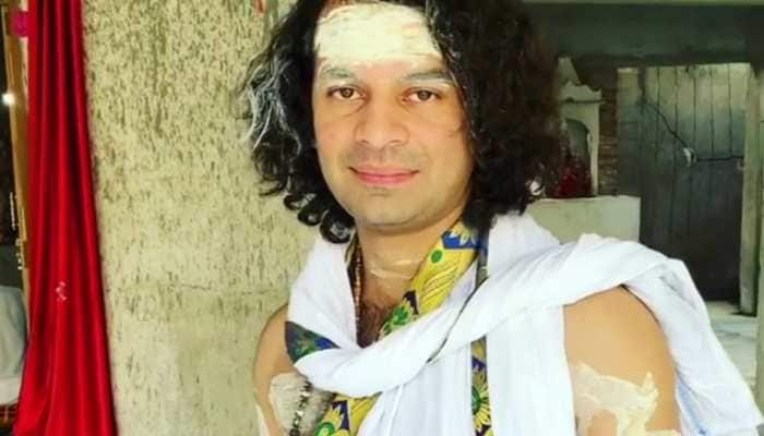 Lalu Yadav&#039;s son Tej Pratap plays Lord Shiva, offers prayers at a temple in Bihar&#039;s Patna